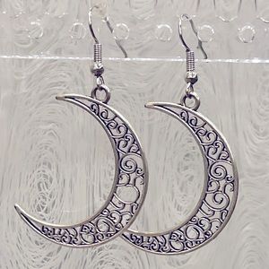 Fashion Jewelry Moon dangle earrings 1”